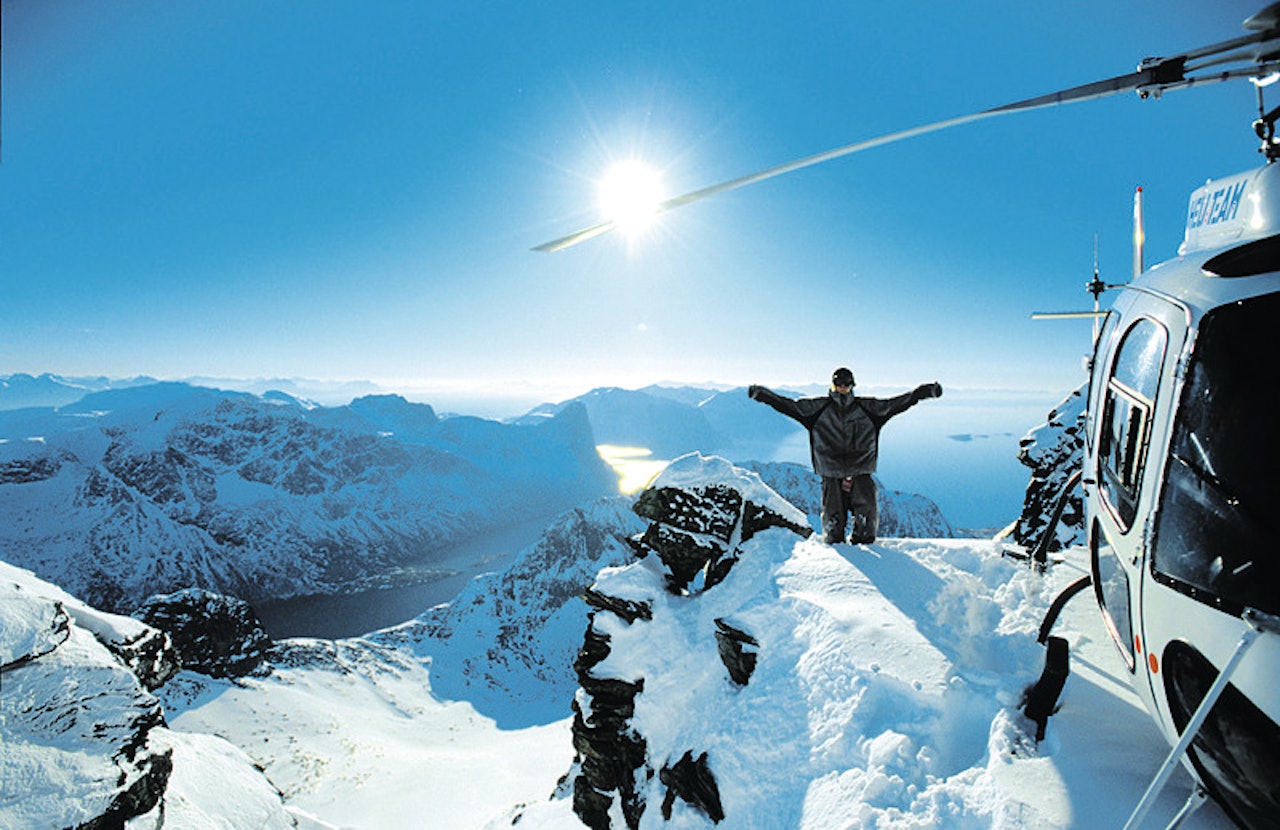 TANNER PÅ PLASS: Han er en erfaren heliskiutøver, Tanner Hall. Han har til og med bedrevet heliskiing i Norge. Foto: Endre Løvaas TANNER PÅ PLASS: Han er en erfaren heliskiutøver, Tanner Hall. Han har til og med bedrevet heliskiing i Norge. Foto: Endre Løvaas