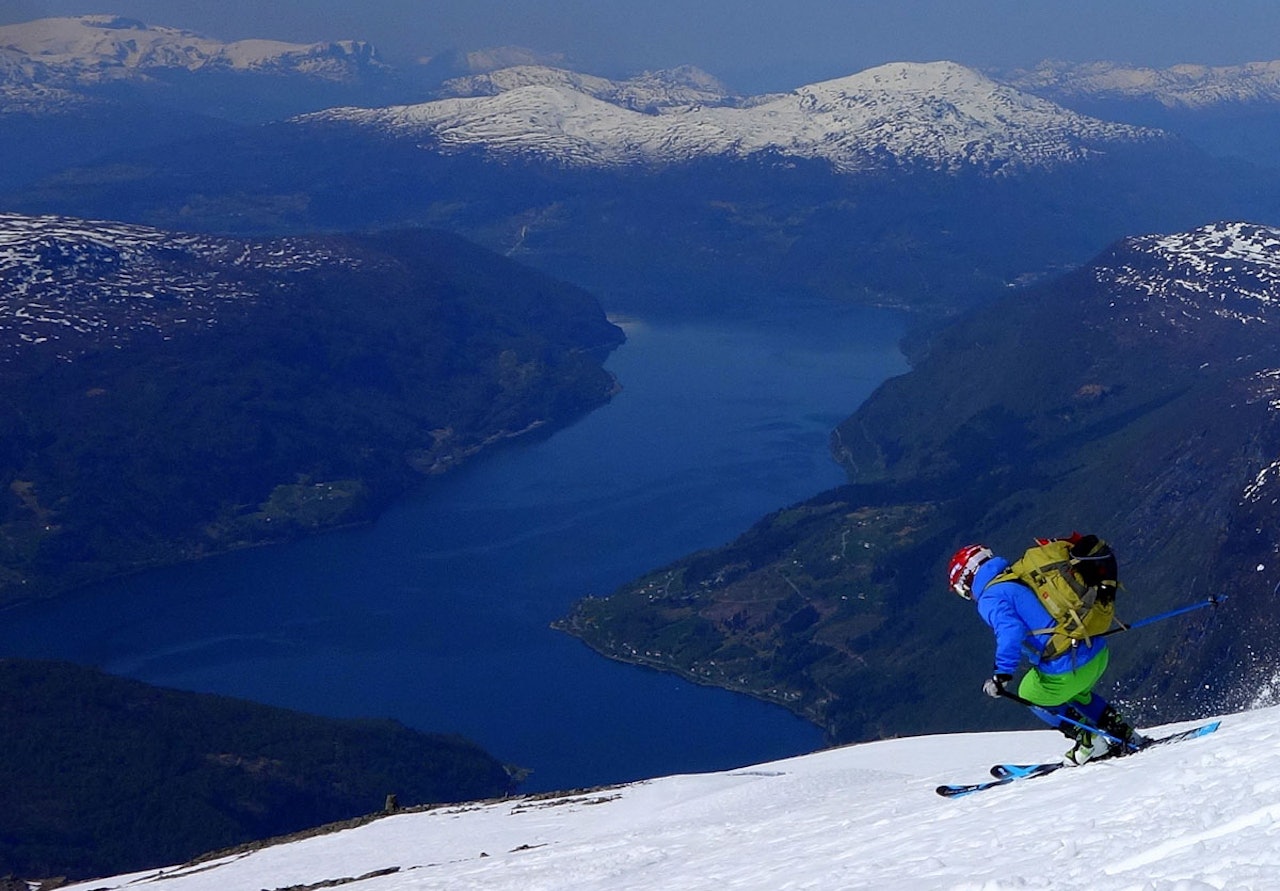 ARRANGØR: Tommy Aslaksen inviterer til toppturcamp på Stryn. Foto: Solvor Småkasin ARRANGØR: Tommy Aslaksen inviterer til toppturcamp på Stryn. Foto: Solvor Småkasin