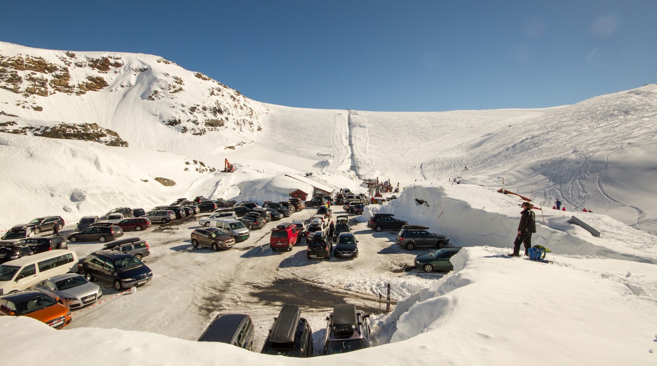 MYE SNØ: Det står ikke på antall meter snø på Folgefonna... Foto: Jan Petter Svendal MYE SNØ: Det står ikke på antall meter snø på Folgefonna... Foto: Jan Petter Svendal
