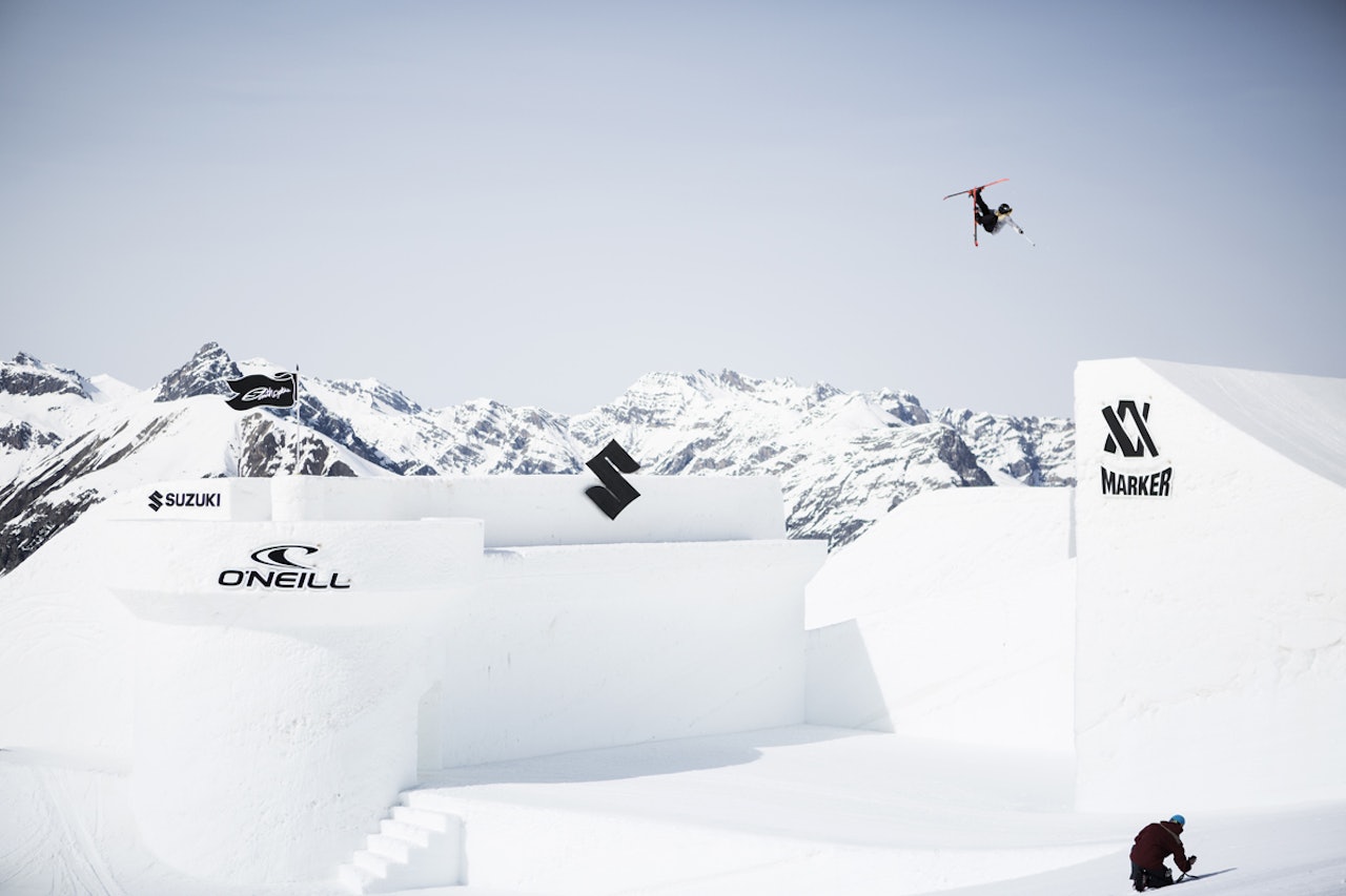 SPEKTAKULÆRT: Nine Knights er voldsomt spektakulære greier, og den enste norske deltageren, Øystein bråten, er en spektakulær fyr. Da blir det tøffe bilder. 11 av de tøffeste bildene ser du her. Foto: Håkon Jørgensen SPEKTAKULÆRT: Nine Knights er voldsomt spektakulære greier, og den enste norske deltageren, Øystein bråten, er en spektakulær fyr. Da blir det tøffe bilder. 11 av de tøffeste bildene ser du her. Foto: Håkon Jørgensen