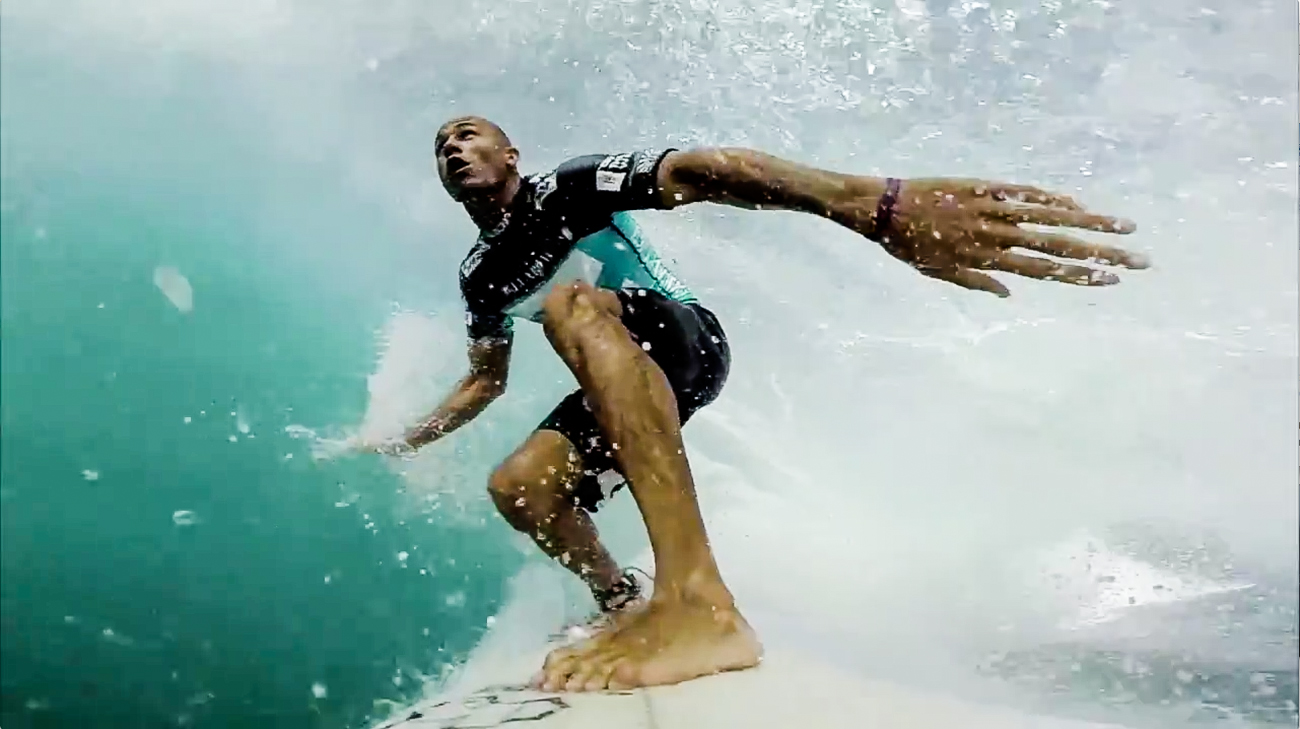 KELLYS KLODE: Verdensmestertittelen glapp såvidt, men Kelly Slater sikret nok en seier i sesongens prestisjetunge avslutning på Pipeline, Oahu. 