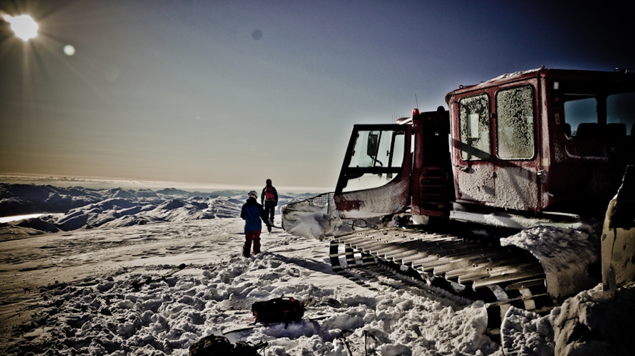 PÅ TUR MED BELTEVOGN: Forrige vinter ble det kjørt flere testturer med beltevogn rundt Harpefossen, og entusiasmen rundt prosjektet ble ikke mindre av det. Foto: Janne E. Andersson PÅ TUR MED BELTEVOGN: Forrige vinter ble det kjørt flere testturer med beltevogn rundt Harpefossen, og entusiasmen rundt prosjektet ble ikke mindre av det. Foto: Janne E. Andersson
