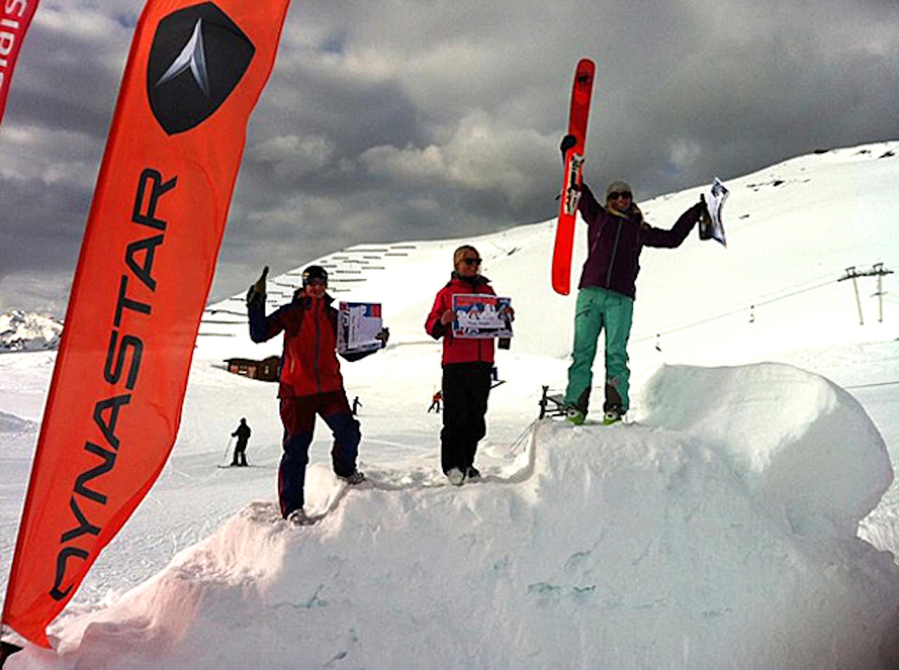 SEIER: Tone Jersin Ansnes (til høyre) vant helgas FWQ-konkurranse i St- Luc i Sveits! Foto: Anja Alme Gardli