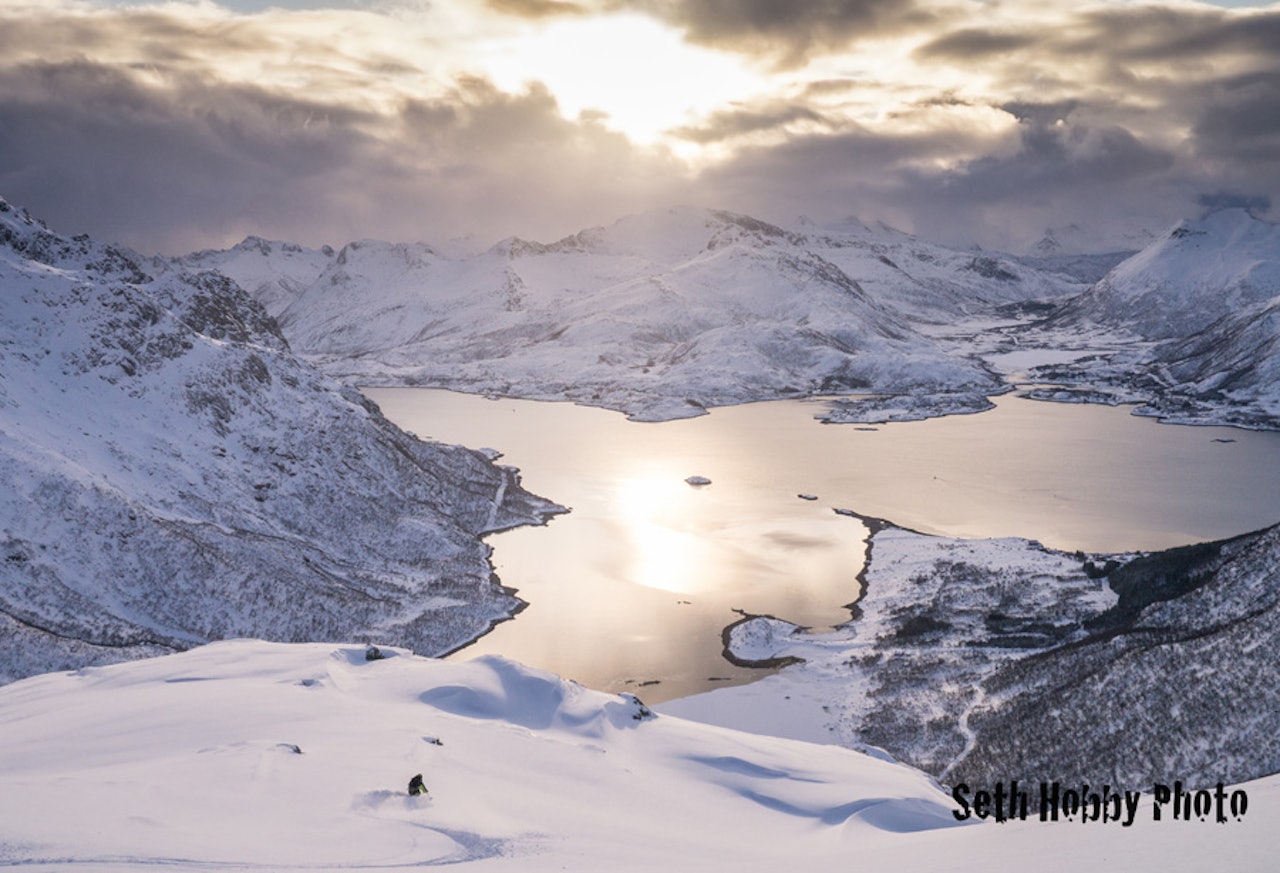 NÆRE PÅ: Lofoten-local og fjellguide Seth Hobby sendte inn noen strålende bilder, som var nær på å kvalle til finalen. Men ikke nær nok. Her er et av blinkskuddene hans. Foto: Seth Hobby