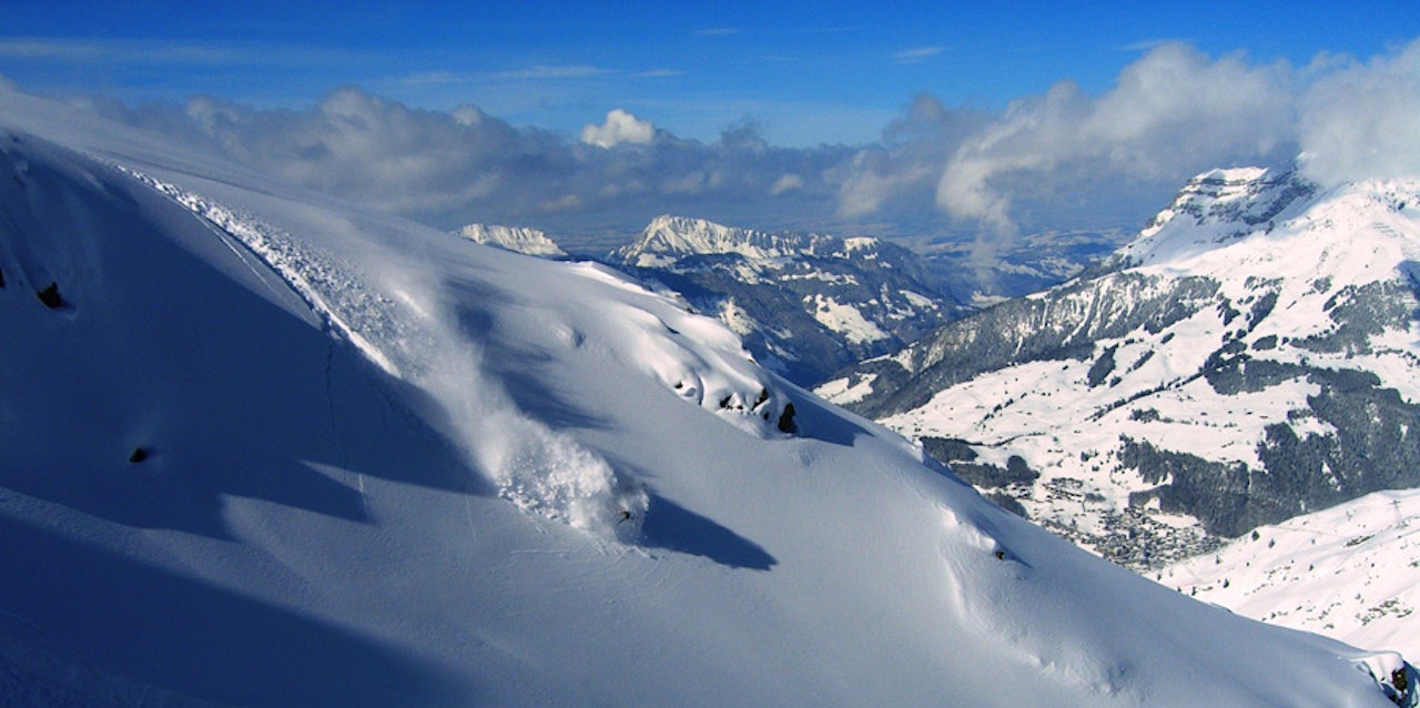 BLINKSKUDD 1: Til tross for herlig pudderføre og en flott komposisjon nådde ikke dette bildet finalen. Kampen om premiene er knallhard i Fri Flyt og Canons fotokonkurranse! Foto: Peter Ringkjøb Groth BLINKSKUDD 1: Til tross for herlig pudderføre og en flott komposisjon nådde ikke dette bildet finalen. Kampen om premiene er knallhard i Fri Flyt og Canons fotokonkurranse! Foto: Peter Ringkjøb Groth