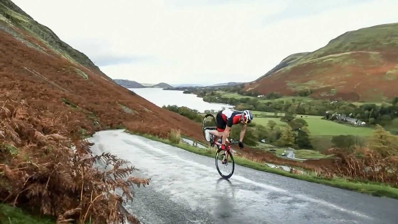 ALLSIDIG: Danny MacAskill på landeveisykkel. Ferdig snakka! ALLSIDIG: Danny MacAskill på landeveisykkel. Ferdig snakka!