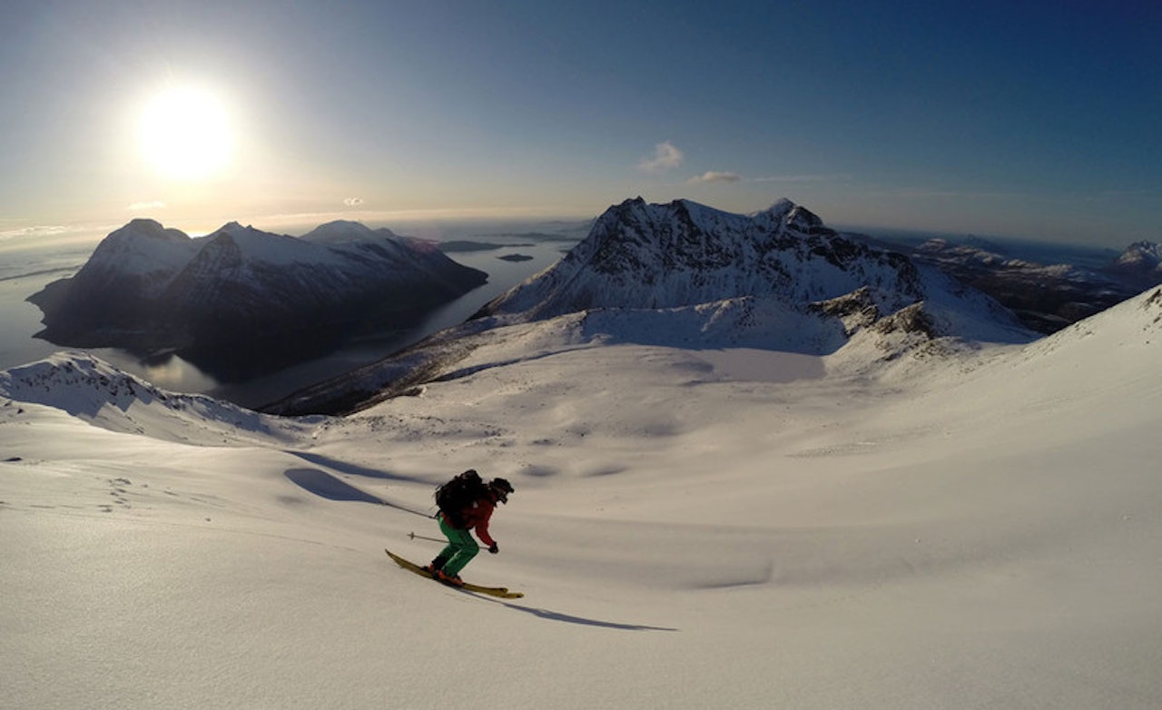 TIL FJELLS: Fin føre, fin snø, fint lys og strålende fotoforhold. TIL FJELLS: Fin føre, fin snø, fint lys og strålende fotoforhold.
