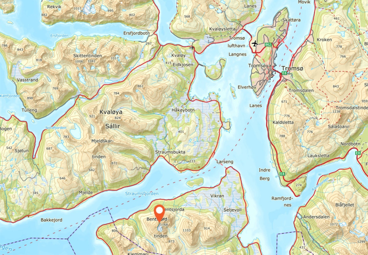 SKREDULYKKE: Bentsjordtinden ligger i Malangen, sørvest for Tromsø. SKREDULYKKE: Bentsjordtinden ligger i Malangen, sørvest for Tromsø.