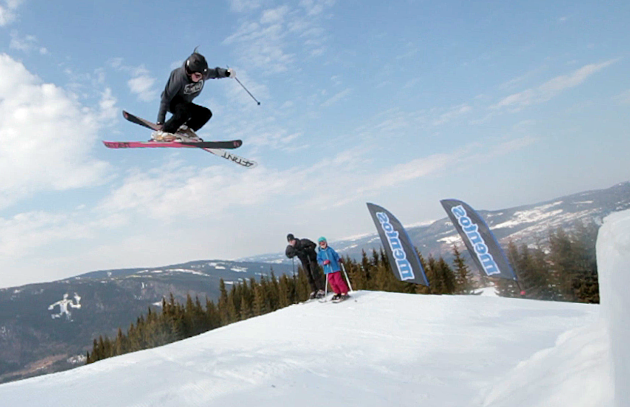 HAFJELLJENTER: Sist helg var Hidden Skills-gjengen på Hafjell, hvor shred i parken og produksjon av dokumentarfilm sto på programmet. HAFJELLJENTER: Sist helg var Hidden Skills-gjengen på Hafjell, hvor shred i parken og produksjon av dokumentarfilm sto på programmet.