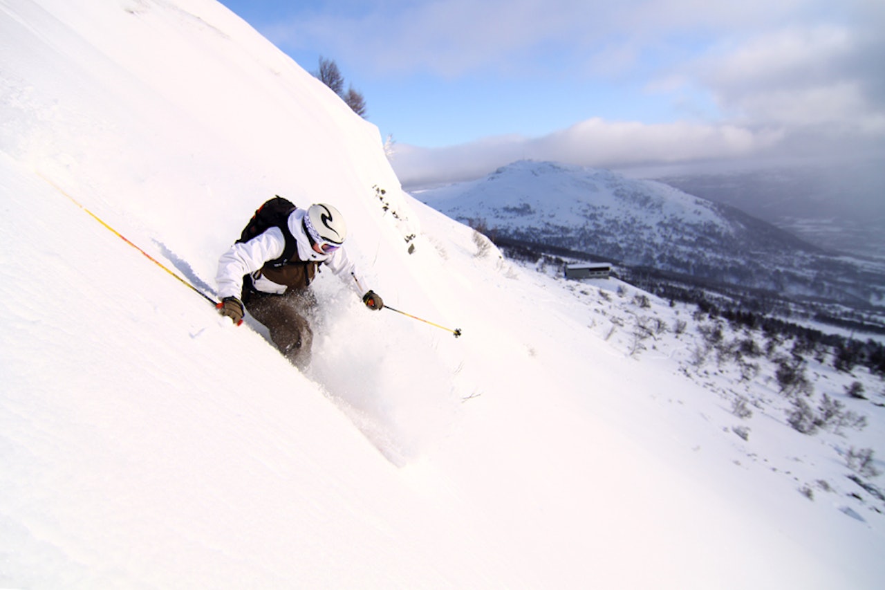 VANGSLIA: Her åpner heisen til topps lørdag klokken 10, og dermed blir vestsida, hvor dette bildet er tatt, tilgjengelig fra heis. Stolheisen Håkerexpressen i bakgrunnen åpner ikke før til vinterferien. Arkivfoto: Tore Meirik VANGSLIA: Her åpner heisen til topps lørdag klokken 10, og dermed blir vestsida, hvor dette bildet er tatt, tilgjengelig fra heis. Stolheisen Håkerexpressen i bakgrunnen åpner ikke før til vinterferien. Arkivfoto: Tore Meirik
