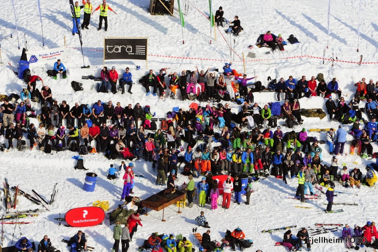PUBLIKUMSREKORD: Aldri før har så mange tatt turen til Sauda og backcountry challenge. Foto: Per Inge Fjellheim PUBLIKUMSREKORD: Aldri før har så mange tatt turen til Sauda og backcountry challenge. Foto: Per Inge Fjellheim