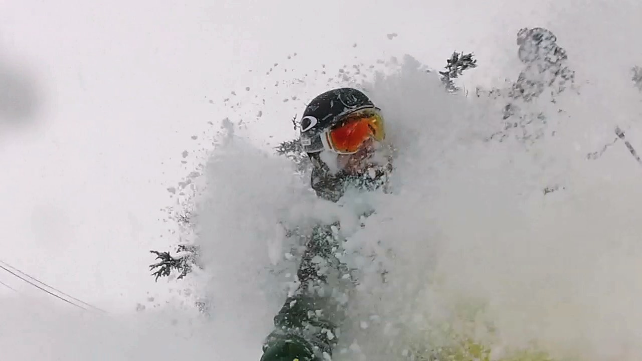 PUDDER SELVSAGT: Mike Douglas har pudderkjøring foran kamera som jobb. PUDDER SELVSAGT: Mike Douglas har pudderkjøring foran kamera som jobb.