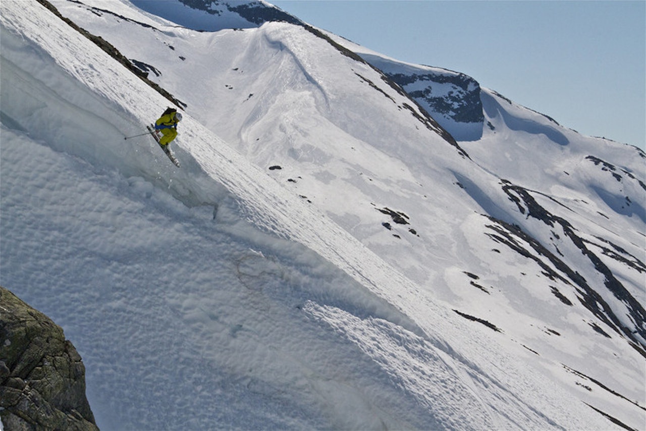 MER AV DETTE: Stryn sommerskisenter har fått tilført frisk kapital og til sommeren blir det forhåpentligvis enda mer av det her. Foto: Håvard Nesbø MER AV DETTE: Stryn sommerskisenter har fått tilført frisk kapital og til sommeren blir det forhåpentligvis enda mer av det her. Foto: Håvard Nesbø