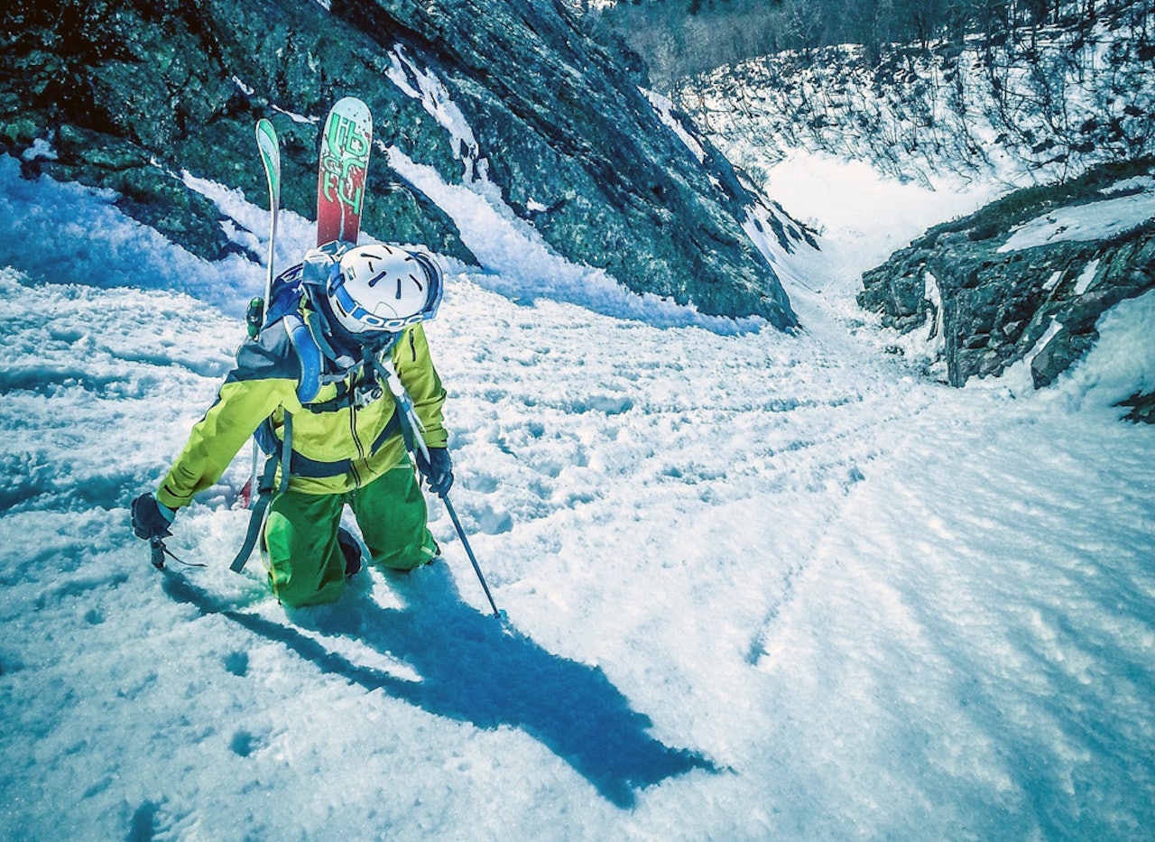 GRUNGEDAL: Svein Olav Lien viser fram hjembygda si i Morten Bergenes dokumentarfilm «Freeriders». The grunge is back, sies det. GRUNGEDAL: Svein Olav Lien viser fram hjembygda si i Morten Bergenes dokumentarfilm «Freeriders». The grunge is back, sies det.
