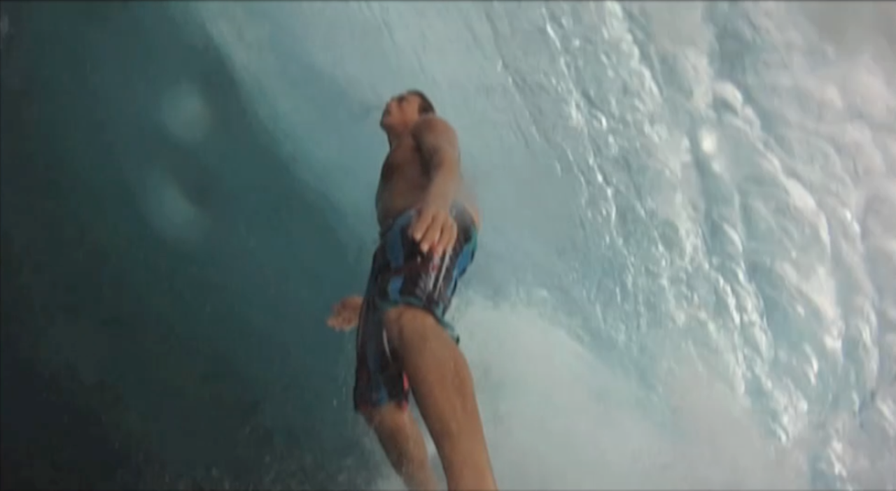 INDONESIA: Fete bølger og fete shots (som vanlig) i War(d) Stories. INDONESIA: Fete bølger og fete shots (som vanlig) i War(d) Stories.