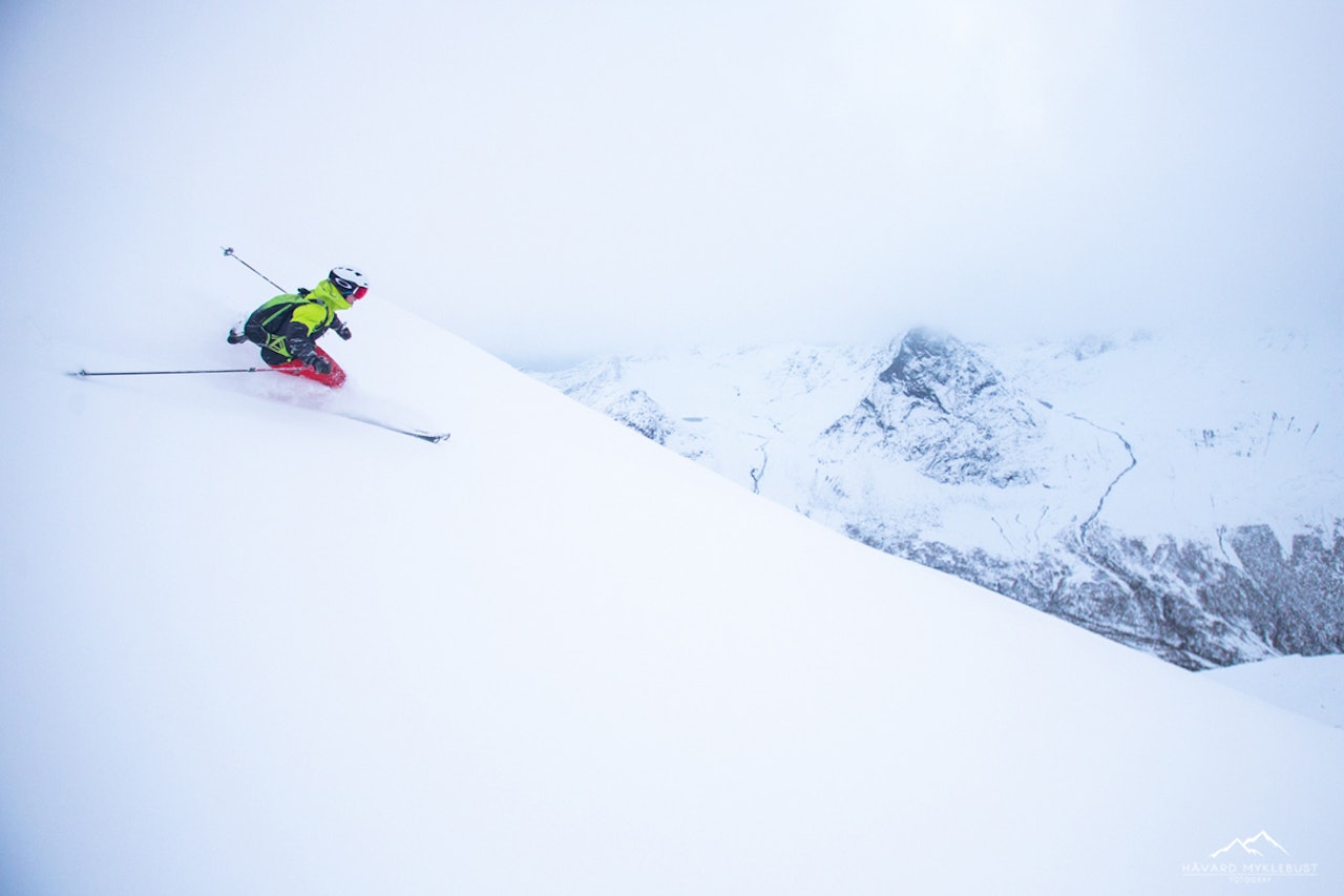 SEPTEMBER: Arthur Vartdal Midtgaard nyter høstpudder på Skårasalen. Foto: Håvard Myklebust SEPTEMBER: Arthur Vartdal Midtgaard nyter høstpudder på Skårasalen. Foto: Håvard Myklebust