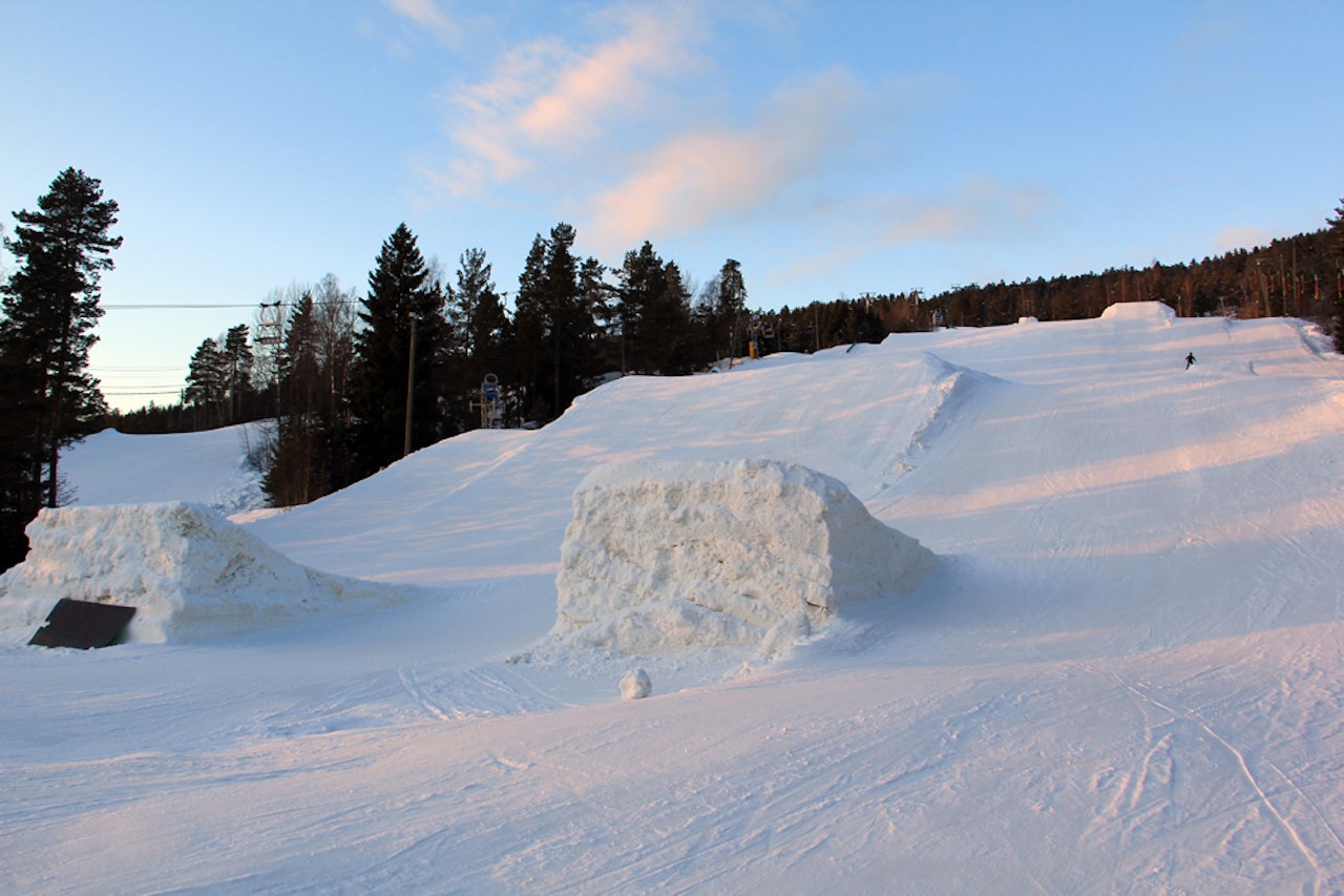 COURSE´ N TAR FORM: Her blir det slopestyle på lørdag, og da kommer hoppene til å se enda finere ut! Foto: Kåre Fjeldstad