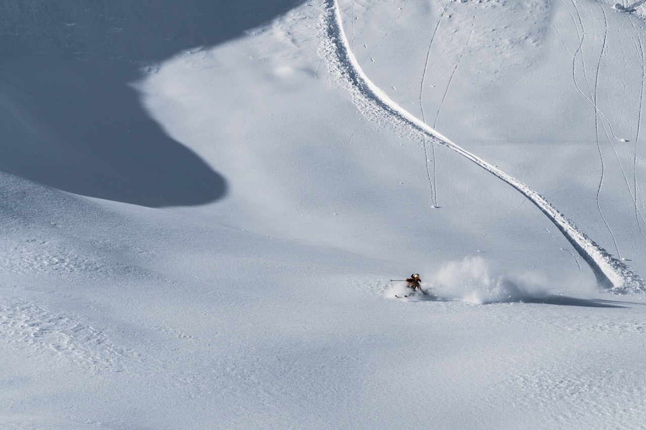 IMPONERENDE TERRENG: Den planlagte heisen i Hodlekve åpner mye og bra skiterreng. Her er Sondre Loftsgarden i aksjon i hengene som kan bli tilgjengelig fra heisen. Foto: Bård Basberg IMPONERENDE TERRENG: Den planlagte heisen i Hodlekve åpner mye og bra skiterreng. Her er Sondre Loftsgarden i aksjon i hengene som kan bli tilgjengelig fra heisen. Foto: Bård Basberg