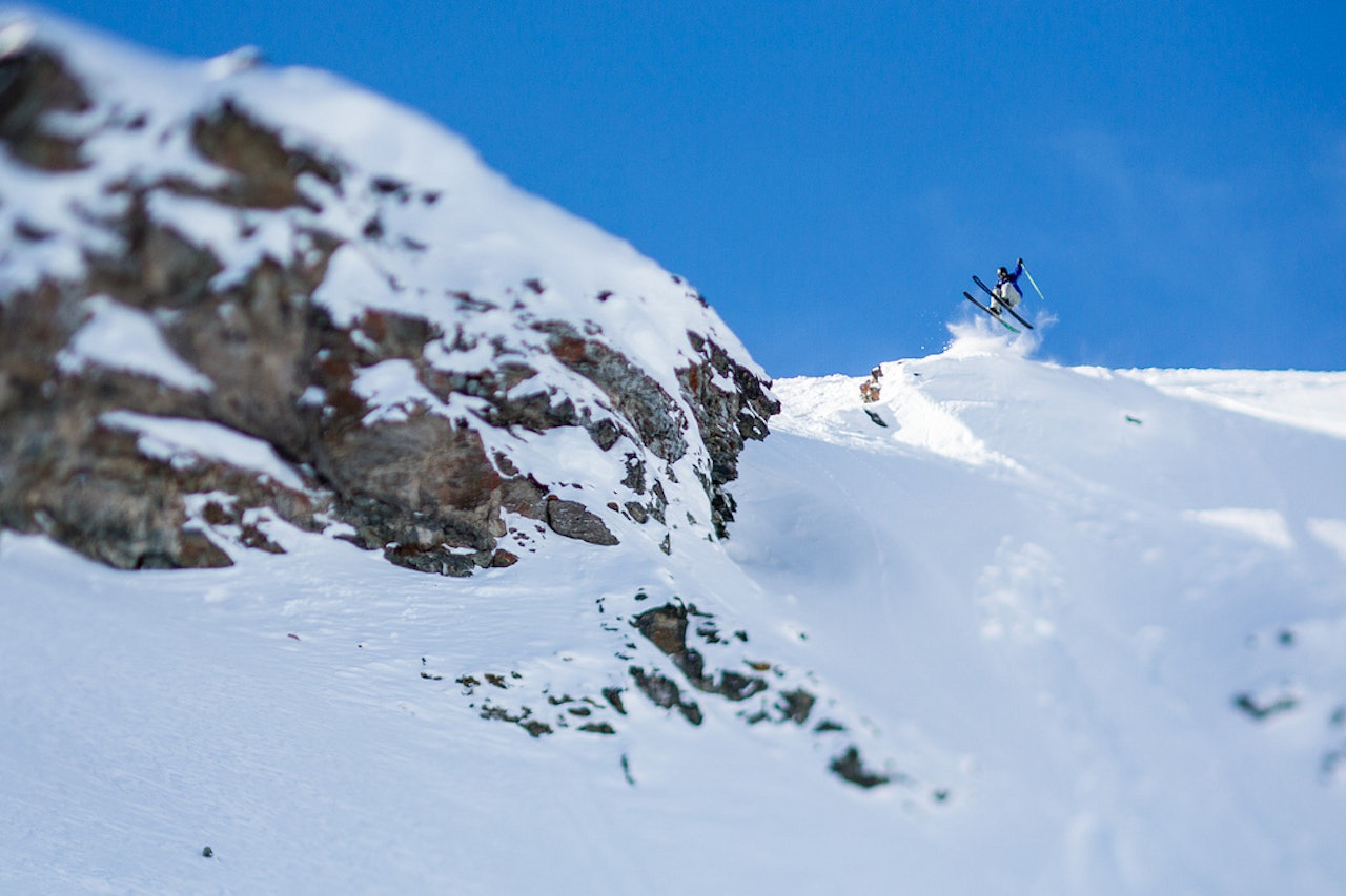 STUDER: Fabio Studer fra Montafon i Østerrike imponerte stort i dag. Her gjør han switch 540 inn i face´n. Foto: Jeremy Bernard STUDER: Fabio Studer fra Montafon i Østerrike imponerte stort i dag. Her gjør han switch 540 inn i face´n. Foto: Jeremy Bernard