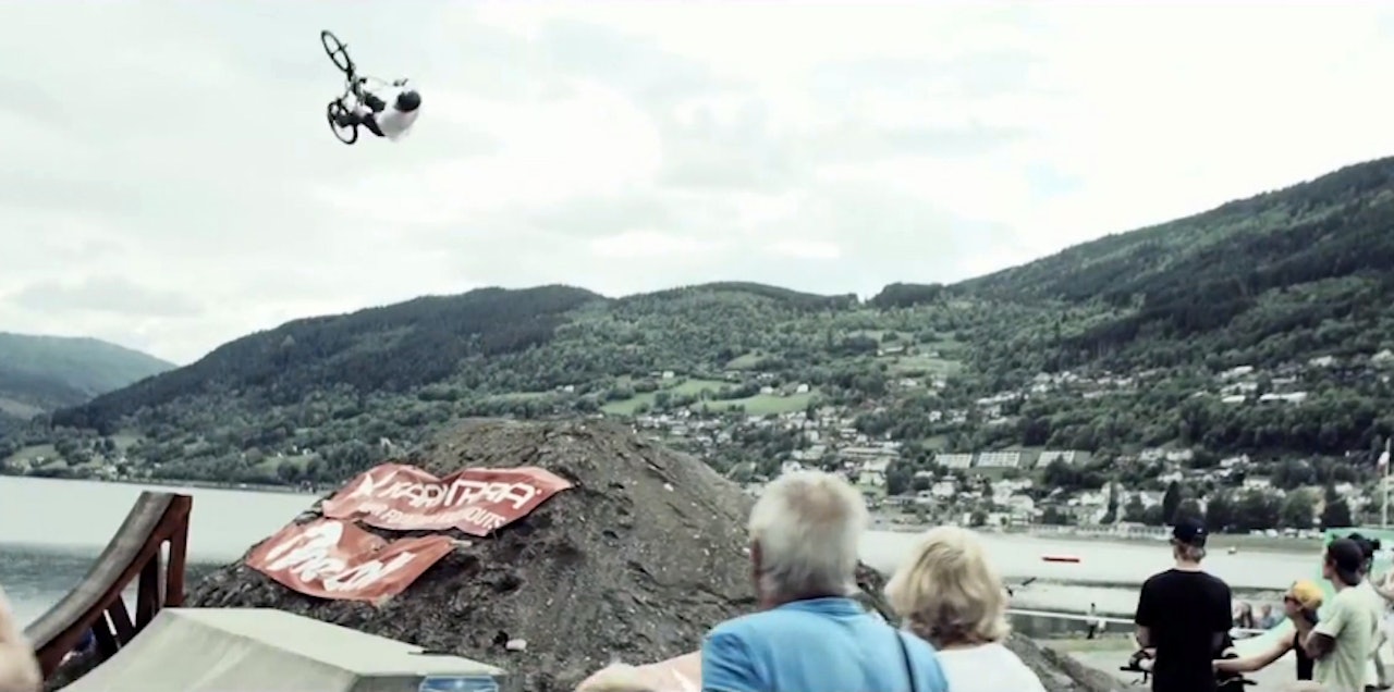 RÅTT: Ingenting å utsette på prestasjonene i dirtlinja ved Vangsvatnet! Foto: Andreas Luksepp RÅTT: Ingenting å utsette på prestasjonene i dirtlinja ved Vangsvatnet! Foto: Andreas Luksepp