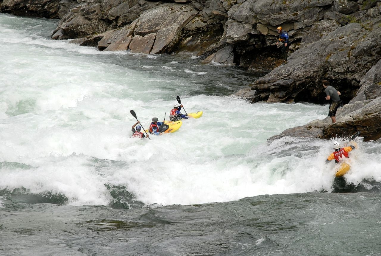ÅMOTFALLENE: Boatercross på den legendariske strekningen Åmotfallene ha en tendens til å bli spektakulære greier. ÅMOTFALLENE: Boatercross på den legendariske strekningen Åmotfallene ha en tendens til å bli spektakulære greier.