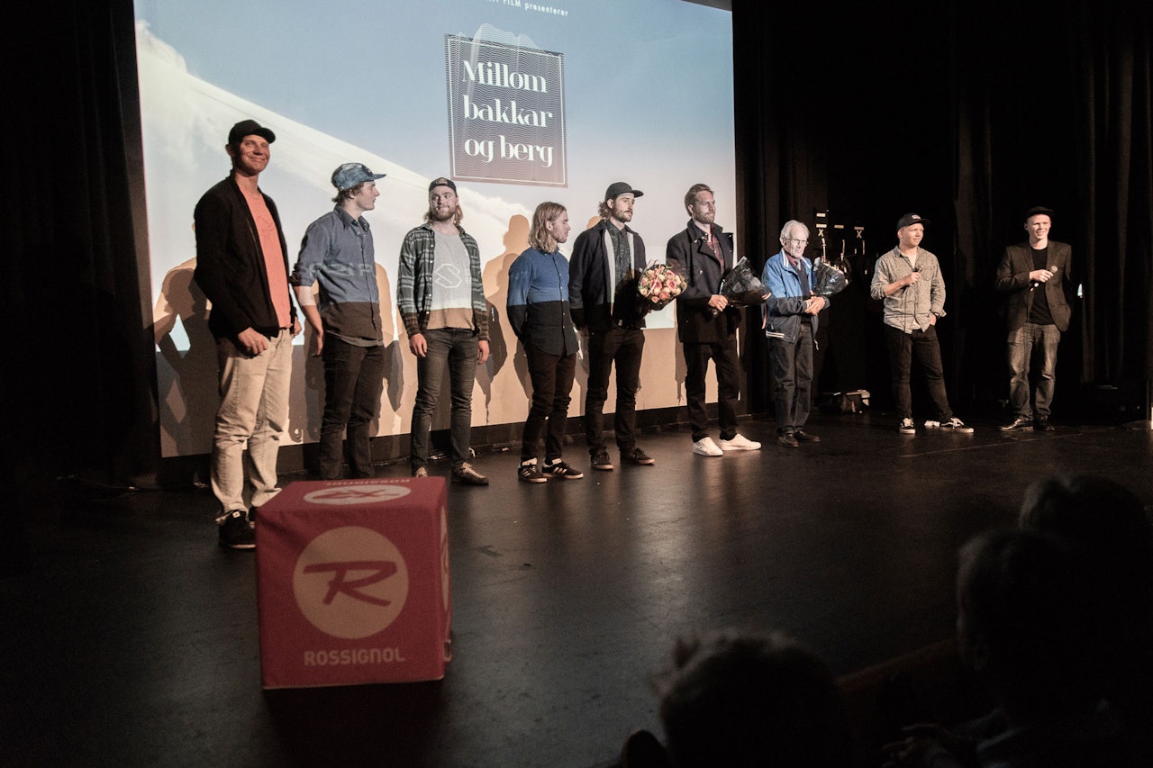 SOLID CREW: Hele gjengen som står bak produksjonen var tilstede under premieren. Foto: Benjamin Åvitsland SOLID CREW: Hele gjengen som står bak produksjonen var tilstede under premieren. Foto: Benjamin Åvitsland