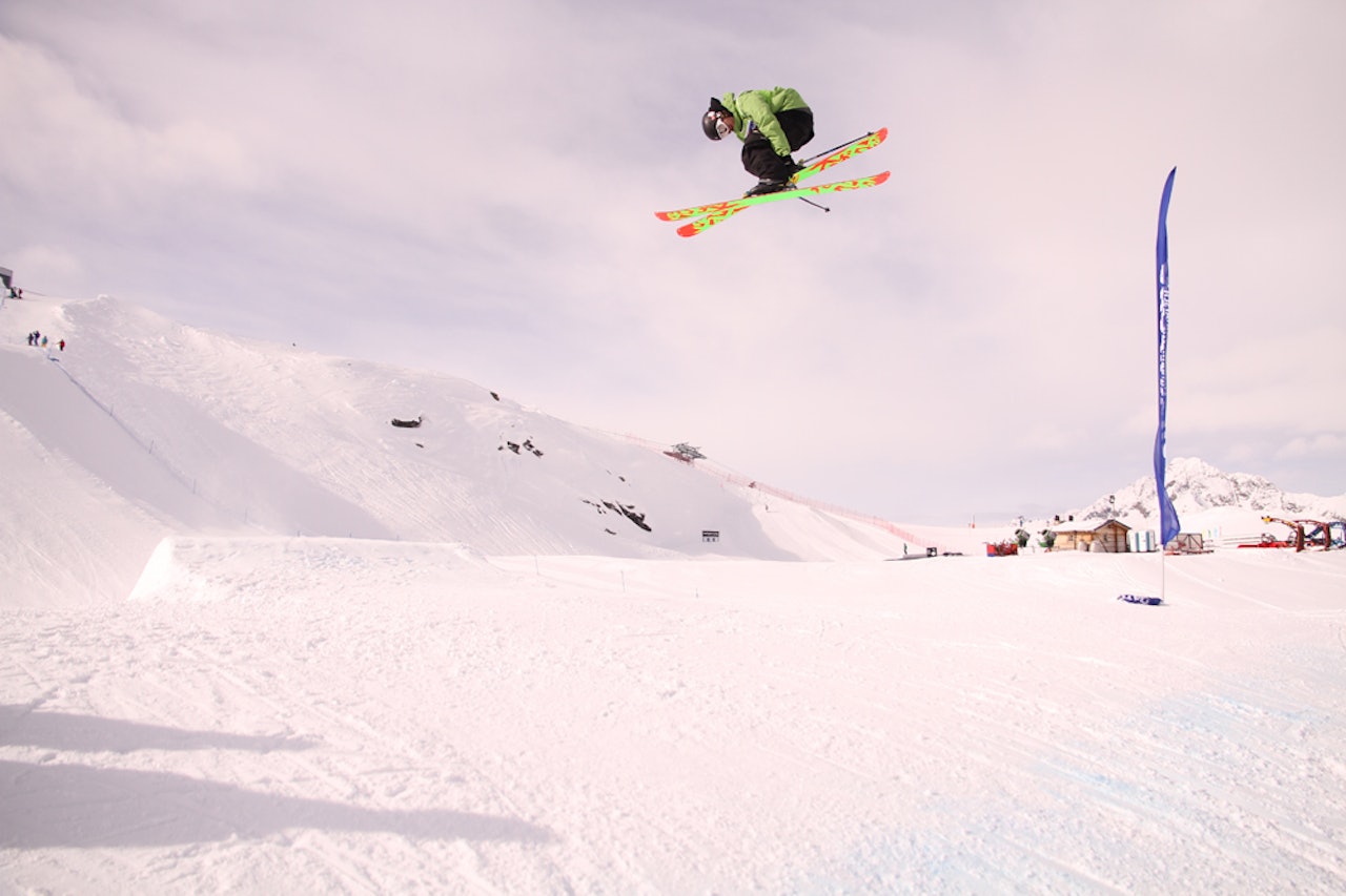 I FINALEN: Aleksander Aurdal nådde morgendagens finale. Her gjør han en høyre 900. Foto: Christopher Frankum I FINALEN: Aleksander Aurdal nådde morgendagens finale. Her gjør han en høyre 900. Foto: Christopher Frankum
