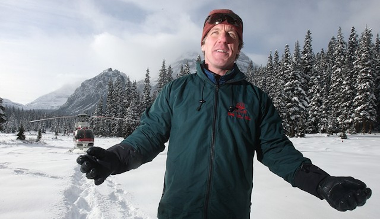 SKREDEKSPERT: Grant Statham har mange års erfaring med bratte, snødekte bakker over hele verden. Foto: Calgary Herald