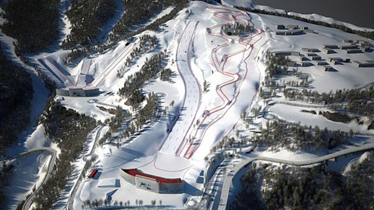 OL-ARENA: Her blir det ikke verdenscup i slopestyle neste uke, på grunn av varme, regn og påfølgende snømangel. 