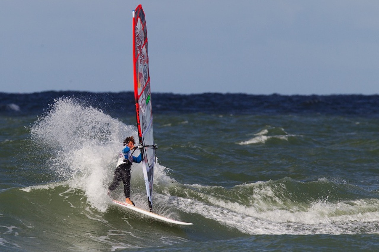 NUMMER TO: Forhåndsfavoritten Philip Köster fra Tyskland ble nummer to i verdenscupen i windsurfing i Danmark. Foto: John Carter NUMMER TO: Forhåndsfavoritten Philip Köster fra Tyskland ble nummer to i verdenscupen i windsurfing i Danmark. Foto: John Carter
