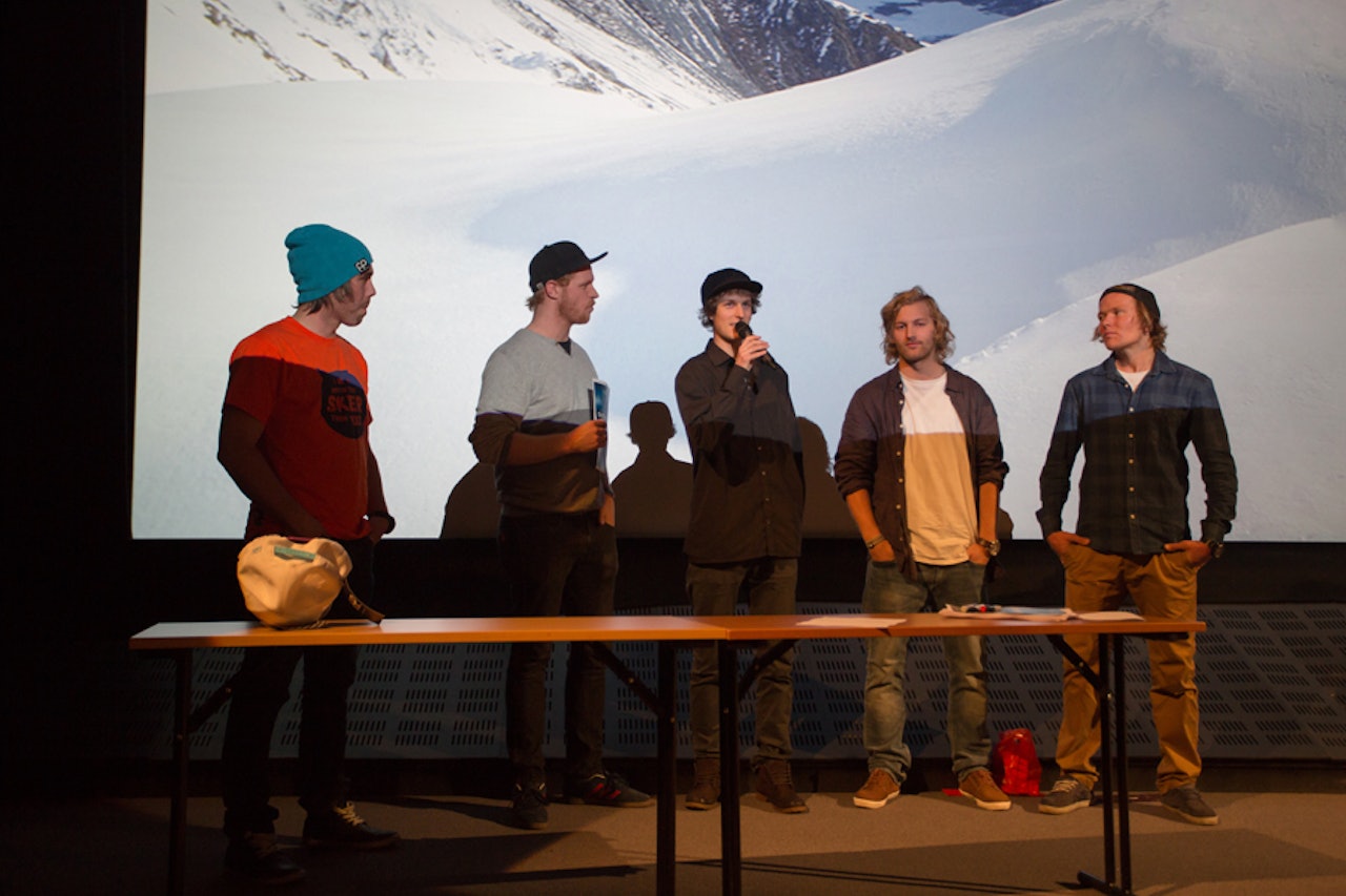 HØYDEPUNKT: Eirik Finseth, Even Sigstad, Aleksander Aurdal og Anders Backe deler sine Supervention-høydepunkt med oss. Eimund Staverløkk (nummer to fra venstre) sitt høydepunkt er rulleteksten (hvor han er med selv), trondheimsbesøket med 360-railen og kombinasjonen Bigbang og Birkebeineren skistadion. Foto: Tore Meirik HØYDEPUNKT: Eirik Finseth, Even Sigstad, Aleksander Aurdal og Anders Backe deler sine Supervention-høydepunkt med oss. Eimund Staverløkk (nummer to fra venstre) sitt høydepunkt er rulleteksten (hvor han er med selv), trondheimsbesøket med 360-railen og kombinasjonen Bigbang og Birkebeineren skistadion. Foto: Tore Meirik