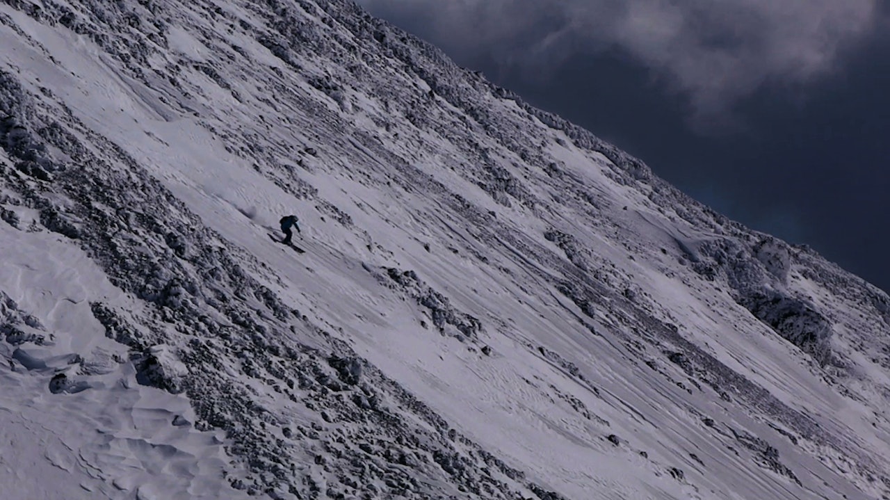 SKIFØRE: Det er ikke pudder, men det er morsom kjøring likevel på vulkanen Etna i Sør-Italia. SKIFØRE: Det er ikke pudder, men det er morsom kjøring likevel på vulkanen Etna i Sør-Italia.