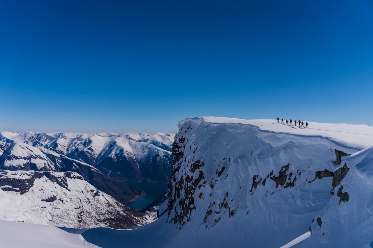 KEIPEN: Utsiktspunktet 1427 meter over Balestrand er pausested den siste dagen på Sognefjordruta.