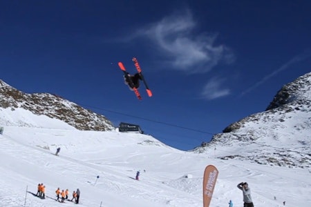 2x3: Øystein og broren Gjermund satte to tripler etterhverandre. Her er Øystein i den andre rotasjonen – han skal opp ned en runde til. 2x3: Øystein og broren Gjermund satte to tripler etterhverandre. Her er Øystein i den andre rotasjonen – han skal opp ned en runde til.