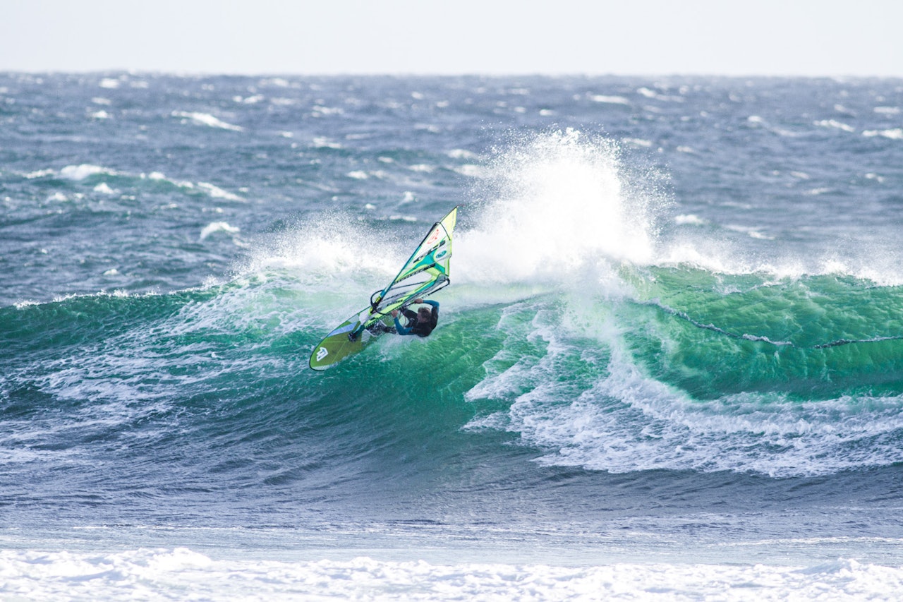 TYSK PRESISJON: Pisserenna på Lista fikk fint besøk av topp ti PWA-seiler Klaas Voget. Det ble en bra show. Bilde: Terje Tuft TYSK PRESISJON: Pisserenna på Lista fikk fint besøk av topp ti PWA-seiler Klaas Voget. Det ble en bra show. Bilde: Terje Tuft
