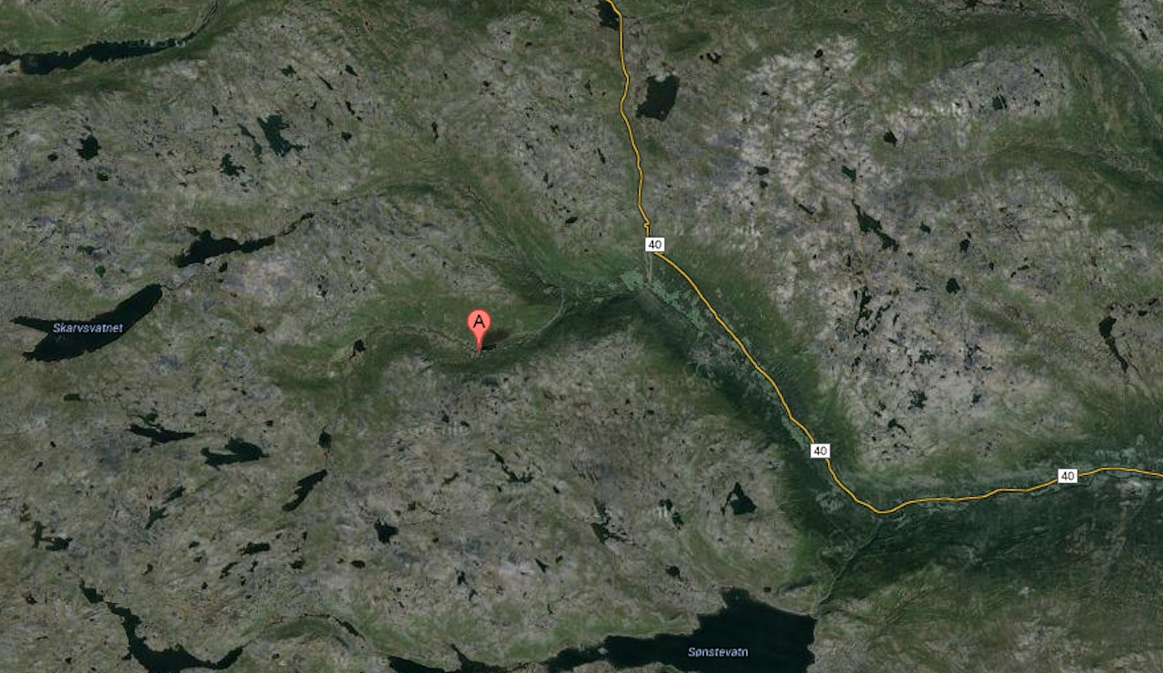 TOPPTUR: De tre skiløperne var på topptur i Jønndalen, som ligger noen kilometer innenfor Uvdal alpinsenter.