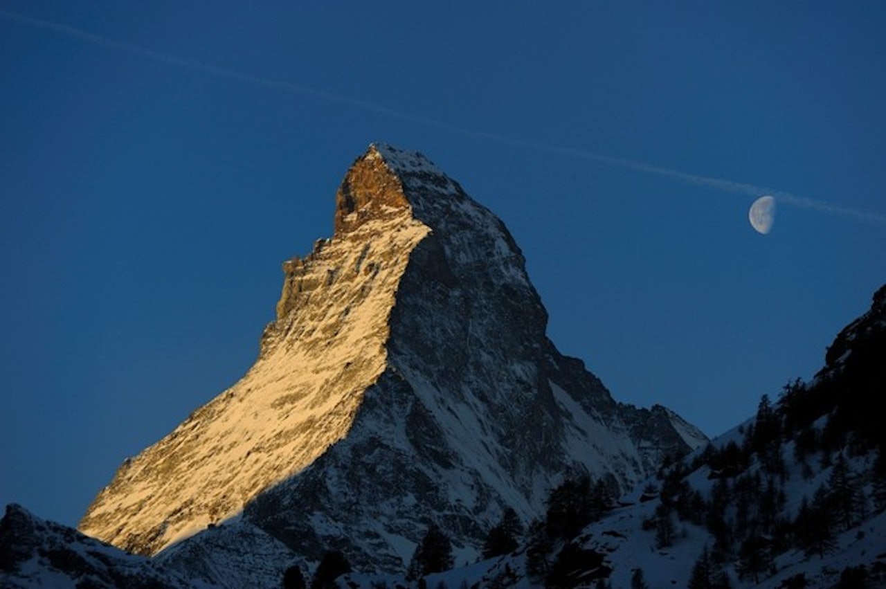 MATTERHORN: Alle som liker den sveitsiske sjokoladen Toblerone har sett dette fjellet før. Nå skal Marianne Hermo til Zermatt, hvor hun får se det majestetiske fjellet live. 