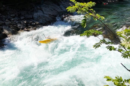 FET MOVE: Jobst Hahn reiste fra Tyskland i ens ærend for å boofe den feteste boofen på verdens feteste padlestrekning. Åmotfallene i Sjoa that is. Foto: Tore Meirik FET MOVE: Jobst Hahn reiste fra Tyskland i ens ærend for å boofe den feteste boofen på verdens feteste padlestrekning. Åmotfallene i Sjoa that is. Foto: Tore Meirik