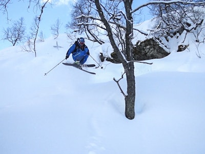 SOGNAPUDDER: Dette bildet ble ordna mandag denne uka, og gir et nokså godt bilde av skiføret i Sogndal. Filmen ser du over. Foto: Håvard Nesbø