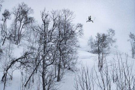 FULL SEND: Benjamin er langt ifra fremmed for å gå så stort som mulig på ski. Foto: Simen Gjeldsvik FULL SEND: Benjamin er langt ifra fremmed for å gå så stort som mulig på ski. Foto: Simen Gjeldsvik