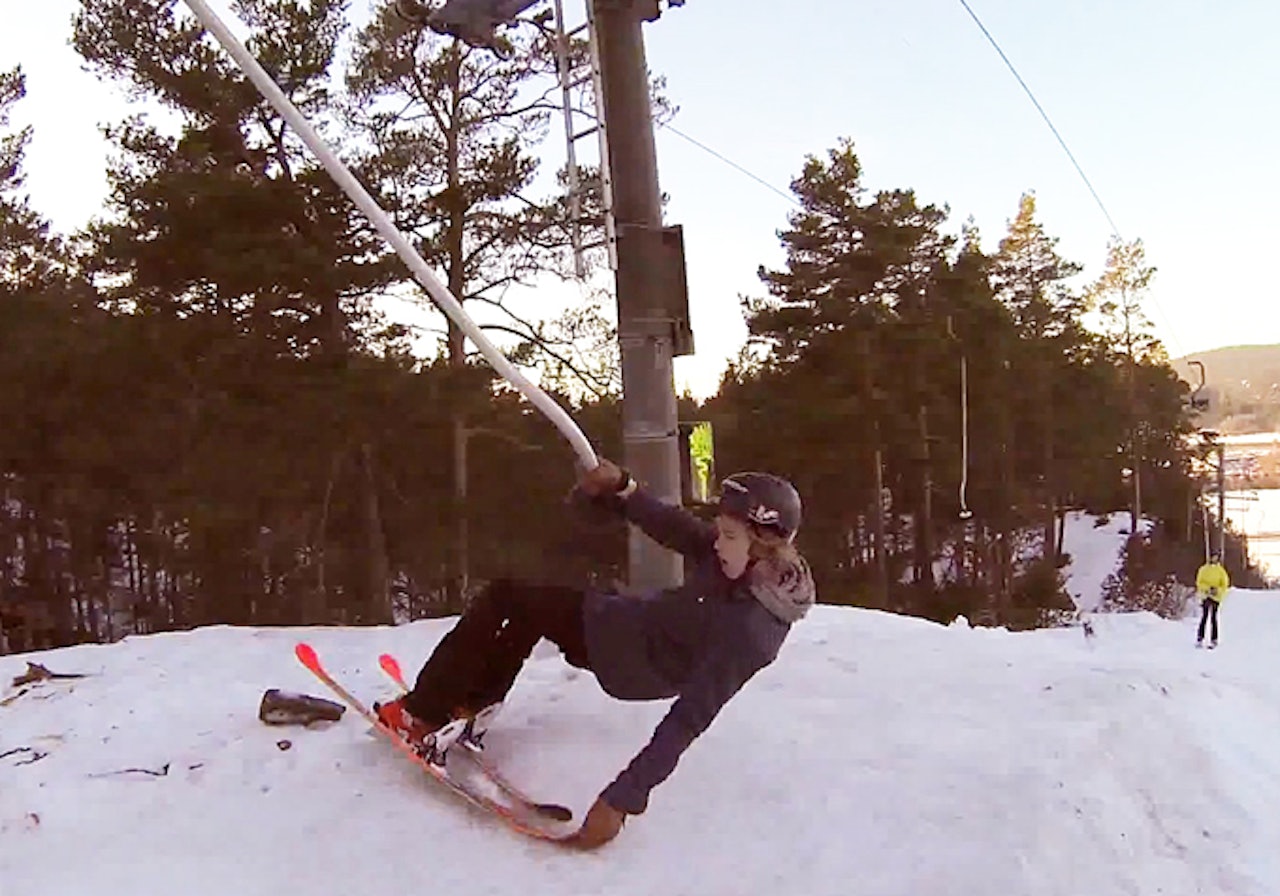 TVEIT SKISENTER: Holder det ekte. Til og med i heisen. Ba dump tsch! TVEIT SKISENTER: Holder det ekte. Til og med i heisen. Ba dump tsch!