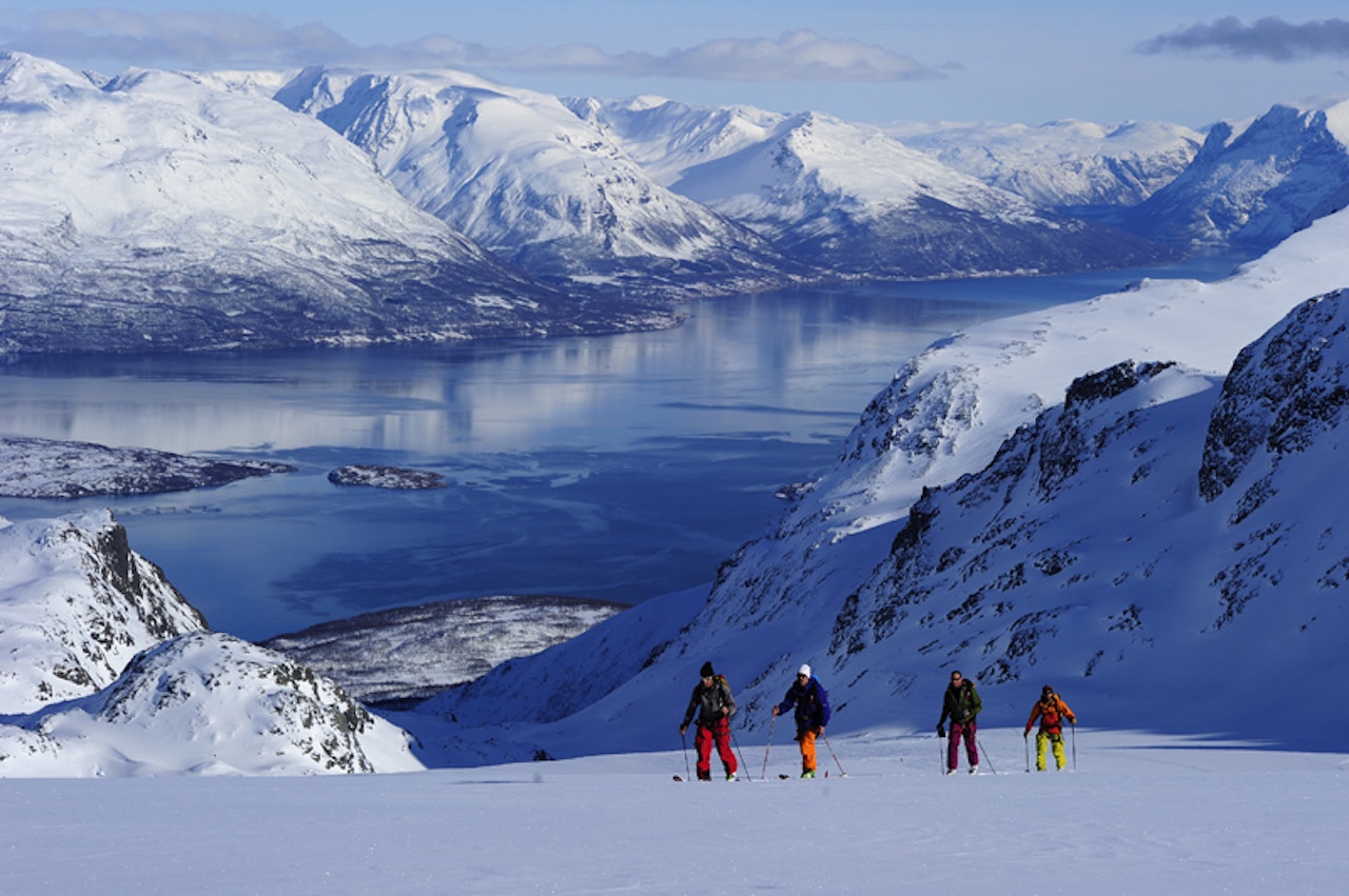 LYNGEN: Her fra da Field Productions var i Lyngen for å filme til Supervention. Foto: Mattias Fredriksson. LYNGEN: Her fra da Field Productions var i Lyngen for å filme til Supervention. Foto: Mattias Fredriksson.