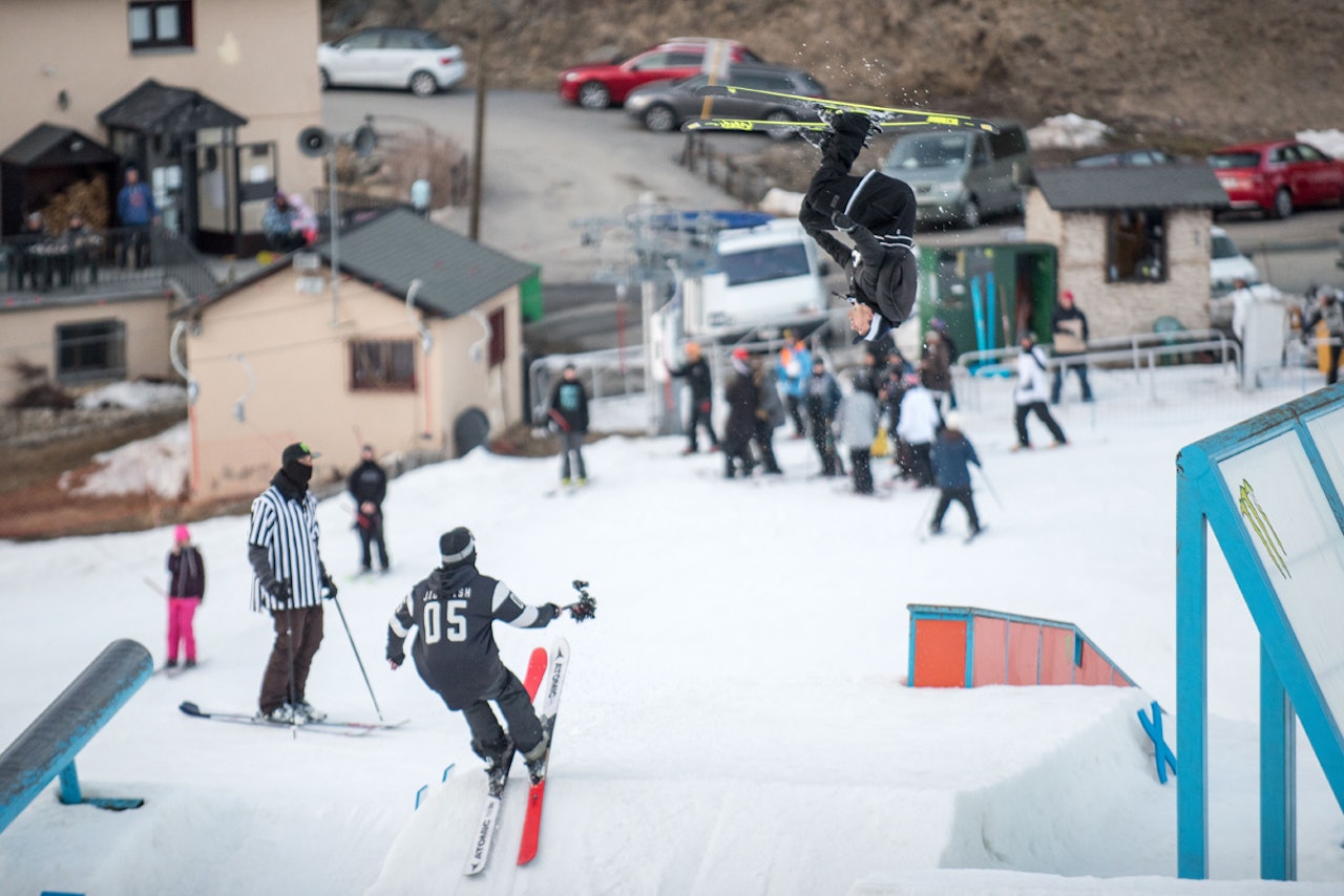 INSTAGRAMKONGEN: Med kreativ skikjøring på kjempehøyt nivå og en god del andre tøffe stunts har Benjamin Forthun blitt en av Ski-Norges råeste instagrampersonligheter. Foto: Rachel Bock INSTAGRAMKONGEN: Med kreativ skikjøring på kjempehøyt nivå og en god del andre tøffe stunts har Benjamin Forthun blitt en av Ski-Norges råeste instagrampersonligheter. Foto: Rachel Bock