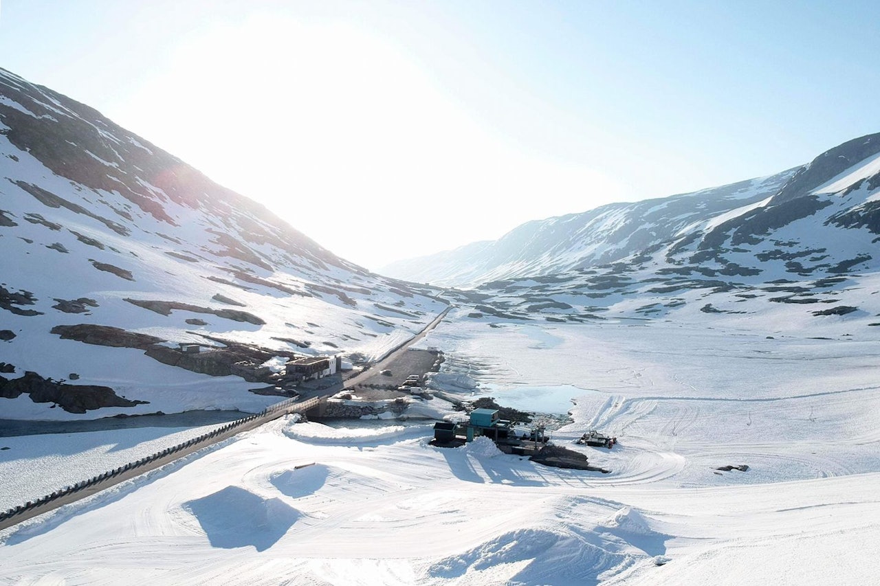 STRYN: Slik så det ut på sommerskisenteret 30. mai. 10. juni blir siste åpningsdag i 2018. Foto: Emil Eriksson STRYN: Slik så det ut på sommerskisenteret 30. mai. 10. juni blir siste åpningsdag i 2018. Foto: Emil Eriksson