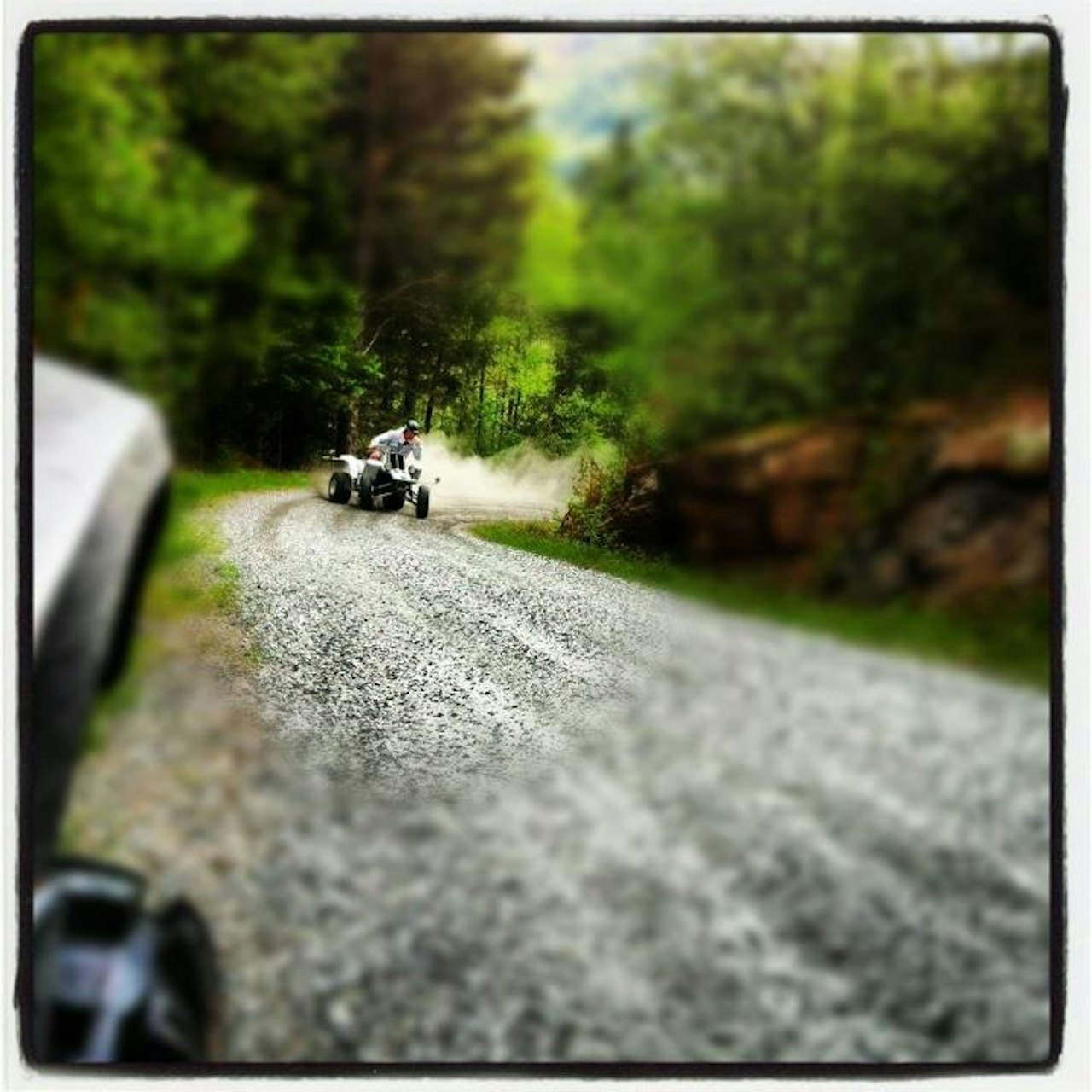 ATV: Cato Lægreid mener mye og er ikke redd for å bruke spaltemeter på å si det. Han er heller ikke redd for å skrense sidelengs med ATV´en sin. ATV: Cato Lægreid mener mye og er ikke redd for å bruke spaltemeter på å si det. Han er heller ikke redd for å skrense sidelengs med ATV´en sin.