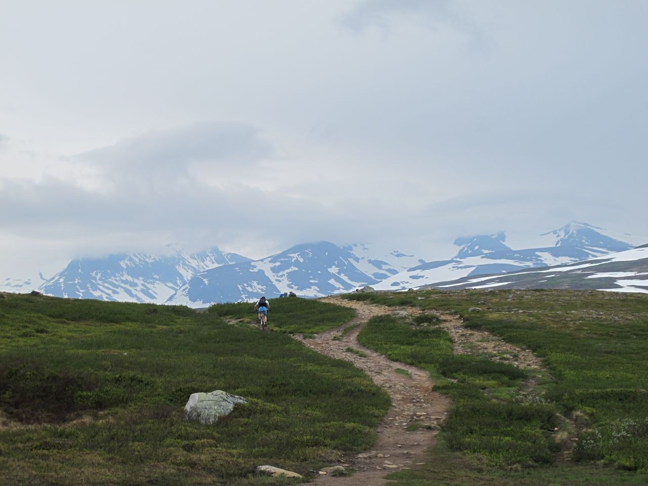 UTSIKT: Alastair Brunton fikk smake på den herlige utsikten i fjellet i Trøndelag. Foto: Bård Smestad