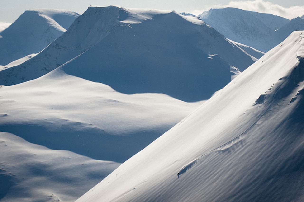 MMMMMMMMMMMM: Selv om kjøreren og fotografen jobber for Helvetic backcountry, føltes nok dette nærmere himmelen enn helvete. MMMMMMMMMMMM: Selv om kjøreren og fotografen jobber for Helvetic backcountry, føltes nok dette nærmere himmelen enn helvete.