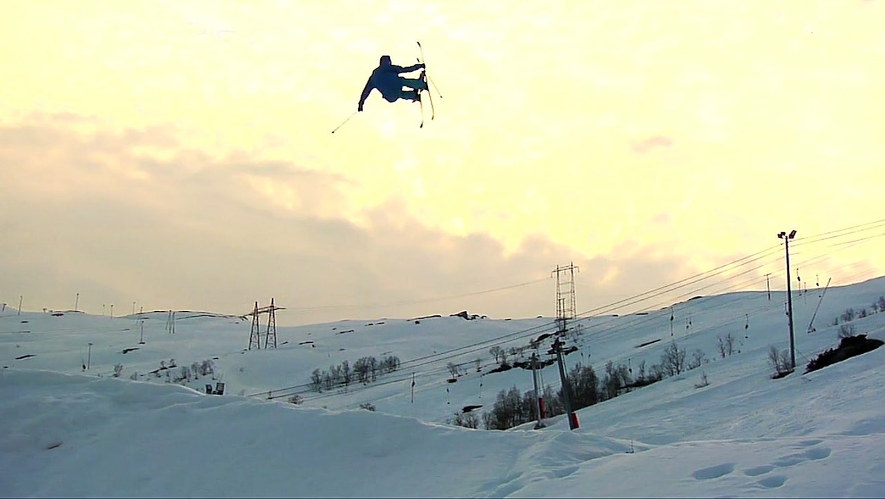 PREPARERINGSMASKIN: Hopp skal bygges. Det krever en del organisering. PREPARERINGSMASKIN: Hopp skal bygges. Det krever en del organisering.