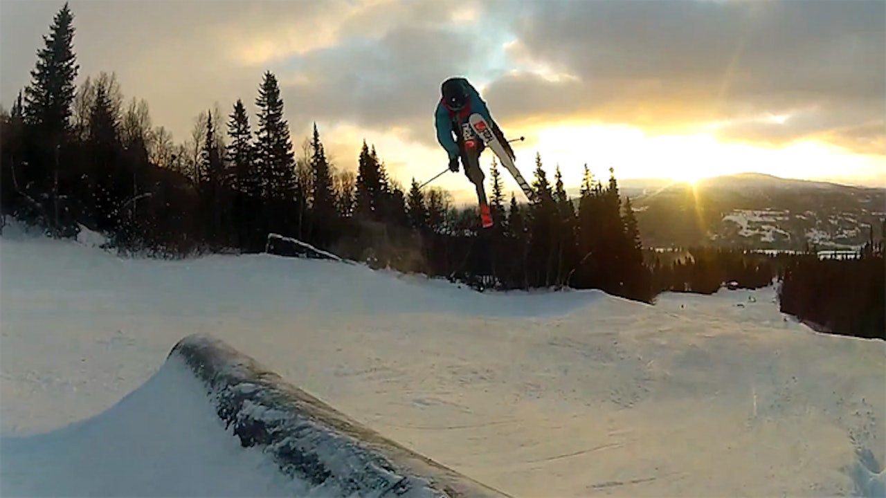 JULEFERIE MED FAMILIEN TJÄDER: Jesper feira jul i Åre med brødrene. Og ikke overraskende byr Jepser på nokså drøye railtriks! JULEFERIE MED FAMILIEN TJÄDER: Jesper feira jul i Åre med brødrene. Og ikke overraskende byr Jepser på nokså drøye railtriks!