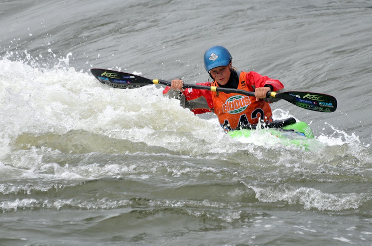 PÅ LANDSLAGET: Ida Kjelland er en av Norges største padletalenter. Dette bildet er fra VM i freestyle i Tyskland. Foto: halvor Heggem. PÅ LANDSLAGET: Ida Kjelland er en av Norges største padletalenter. Dette bildet er fra VM i freestyle i Tyskland. Foto: halvor Heggem.